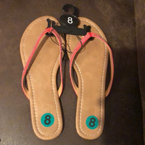 Sandles - Picture 3 of 4